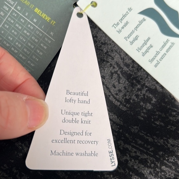 Hi Waisted Fashion leggings black & grey print Lysse XS. 29’ inseam. - Picture 9 of 9